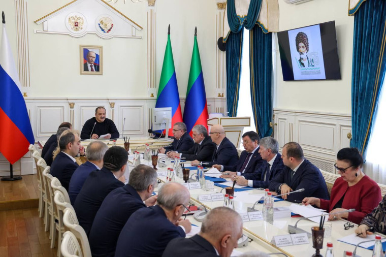 Подготовку к празднованию 155-летия Сулеймана Стальского обсудили сегодня под руководством главы Дагестана Сергея Меликова.. Подготовку к празднованию 155-летия Сулеймана Стальского обсудили сегодня под руководством главы Дагестана Сергея Меликова..