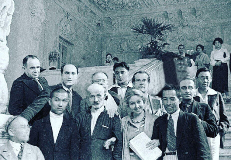 В 1936-1939 годы книги Стальского по общему тиражу занимали одно из первых мест среди книг всех поэтов Советского Союза. В 1936-1939 годы книги Стальского по общему тиражу занимали одно из первых мест среди книг всех поэтов Советского Союза.